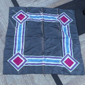 Elegant Gray and Pink Geometric Scarf